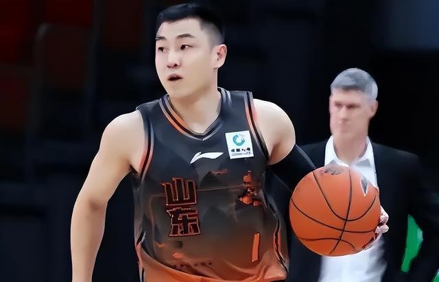 开云体育官网-转折点！山东男篮强势反弹，CBA季后赛赛后攻防权衡，目标明确，训练强度明显提升的简单介绍